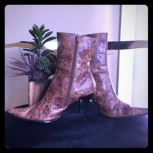 Bohemian sexy chic boots!